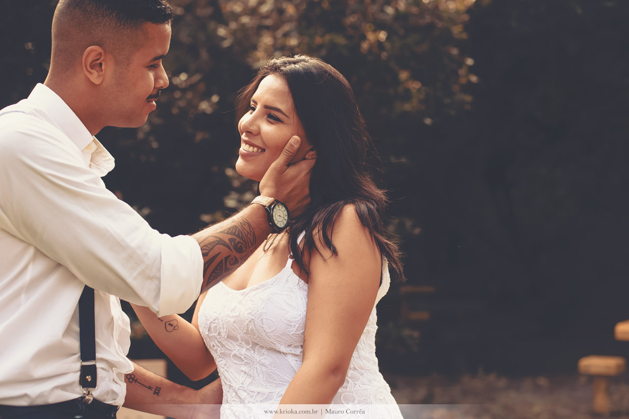 casal carinhoso em ensaio fotografico profissional em rio de janeiro